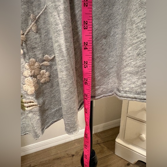 Johnny Was
Mei Relaxed Everyday Long Tee - Heather Gray, XXL - Picture 6 of 10